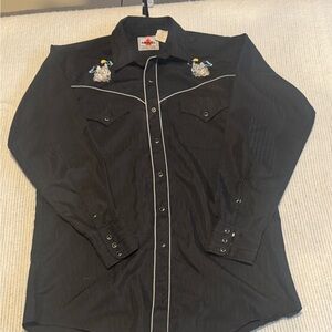 MWG western wolf embroidered. Pearl button . Vintage